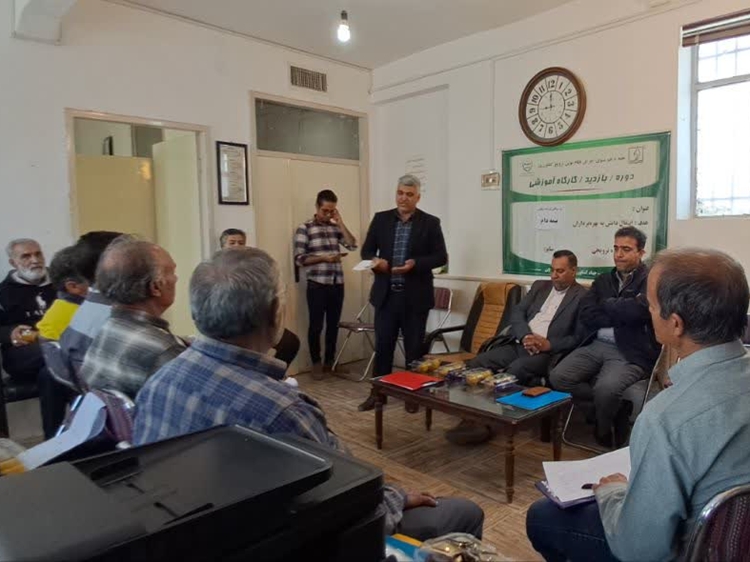 برگزاری دوره آموزشی پیشگیری از رخداد بیماری تب برفکی در مه ولات 